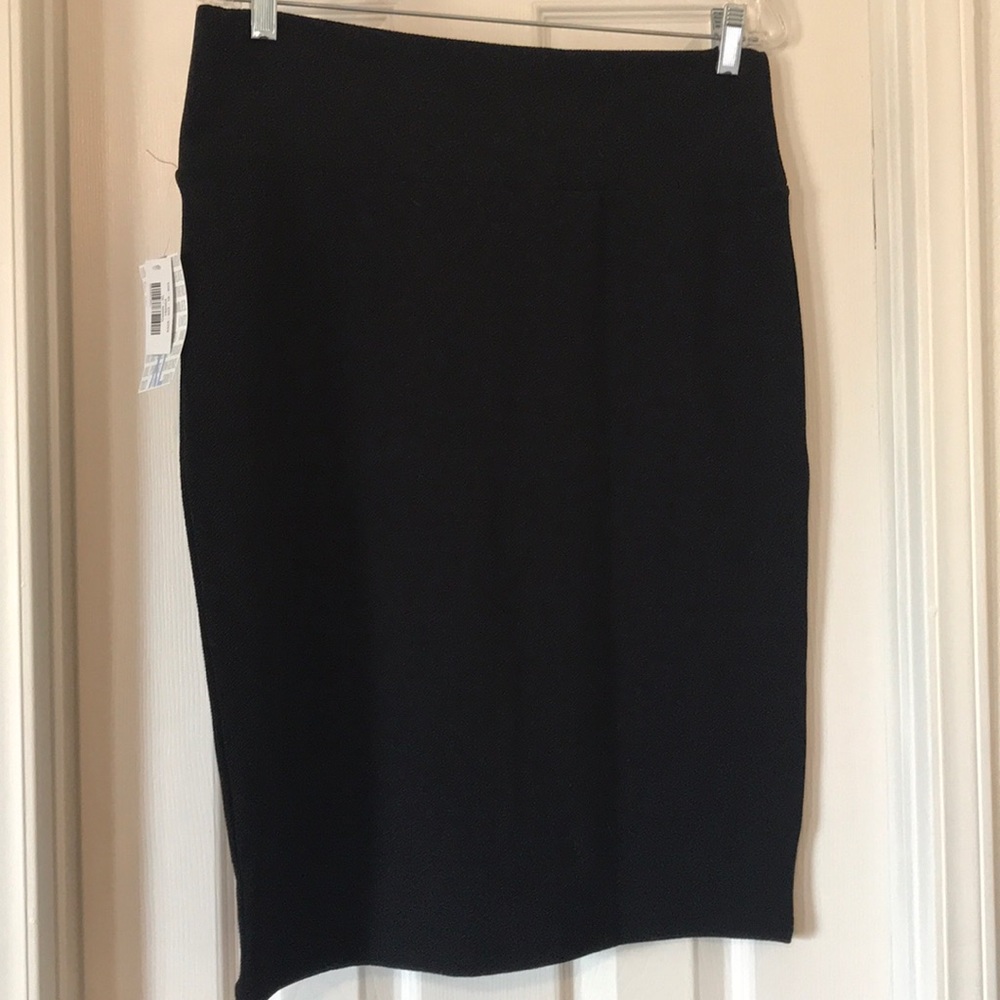Black LuLaRoe Cassie NWT